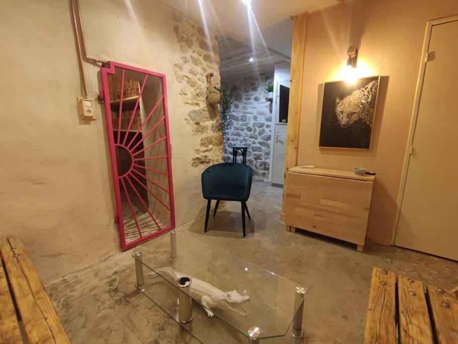 Appartement Cosy 2/4 Personnes La Roquebrussanne Kültér fotó