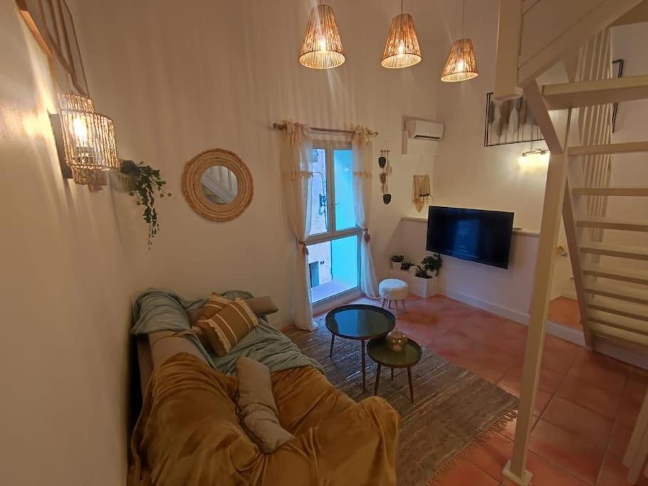 Appartement Cosy 2/4 Personnes La Roquebrussanne Kültér fotó